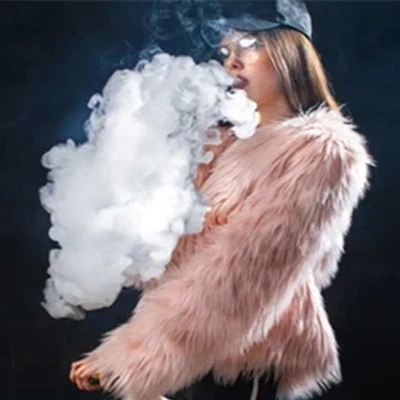 Cad a tharlaíonn nuair a dhéanann tú an iomarca vape?