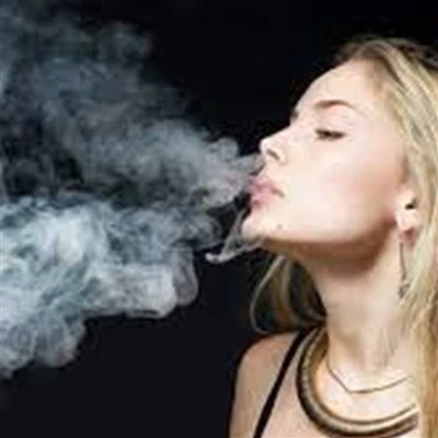 Cén fáth a mothaím nauseous tar éis vaping?